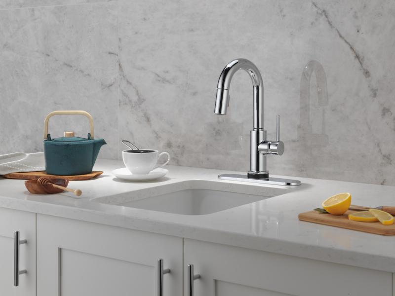 DELTA Trinsic Touch2O Bar / Prep Faucet with Touchless Technology — Chrome