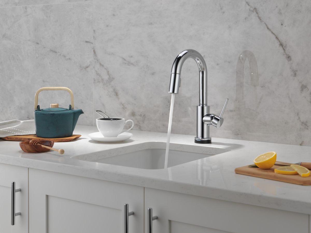 DELTA Trinsic Touch2O Bar / Prep Faucet with Touchless Technology — Chrome