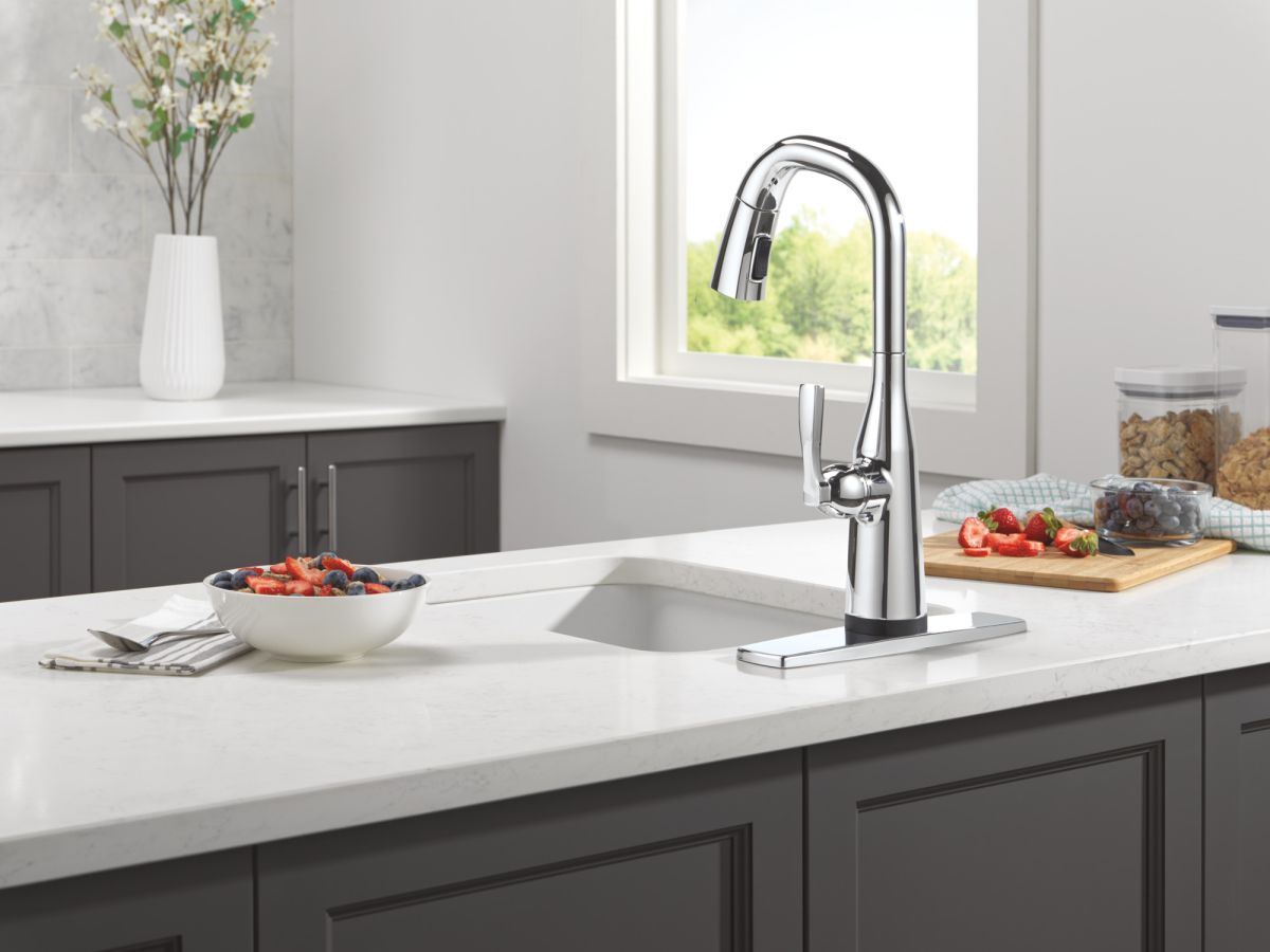 DELTA Stryke Touch2O Bar / Prep Faucet with Touchless Technology — Lumicoat® Chrome
