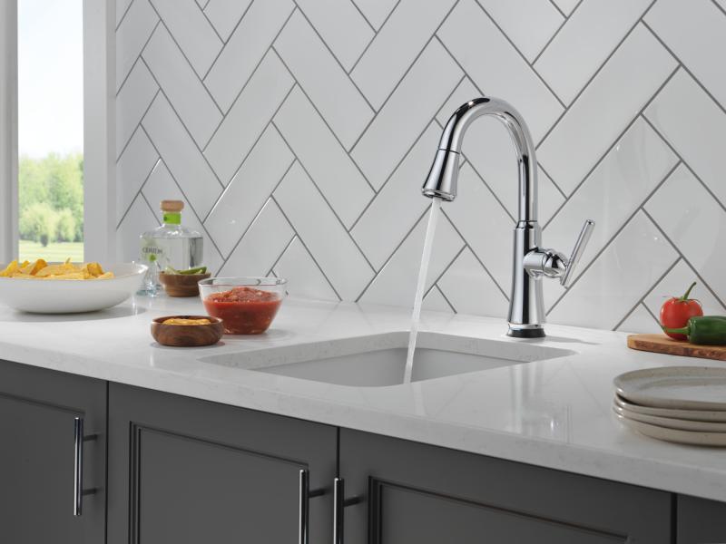 DELTA Coranto Touch2O Bar / Prep Faucet with Touchless Technology — Chrome
