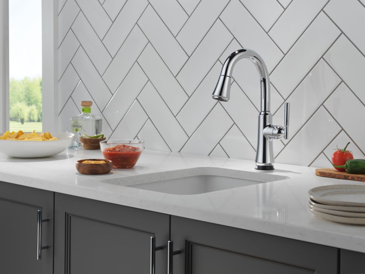 DELTA Coranto Touch2O Bar / Prep Faucet with Touchless Technology — Chrome