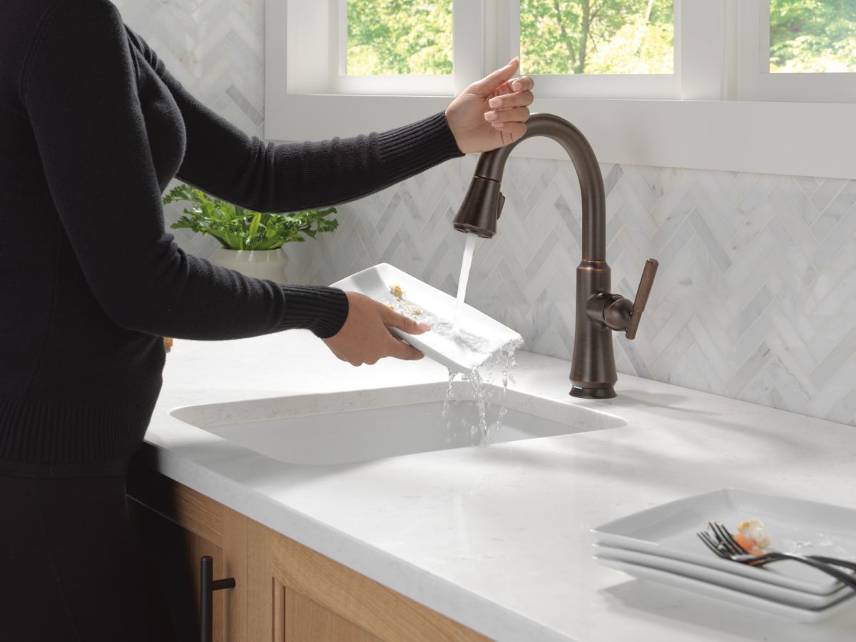 DELTA Coranto Touch2O Bar / Prep Faucet with Touchless Technology — Venetian Bronze