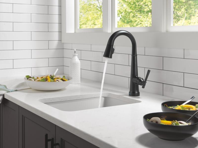 DELTA Emmeline Touch2O Bar / Prep Faucet with Touchless Technology — Matte Black