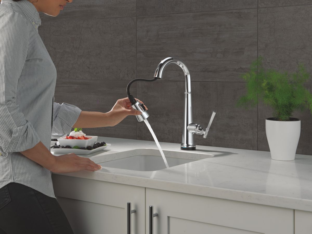 DELTA Emmeline Touch2O Bar / Prep Faucet with Touchless Technology — Lumicoat® Chrome