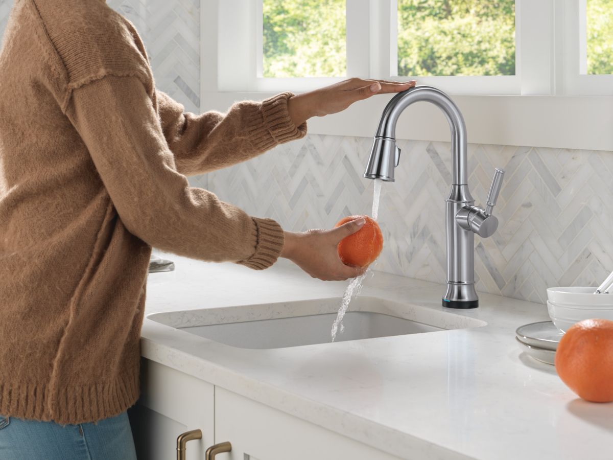 DELTA Renaldi Touch2O Bar / Prep Faucet with Touchless Technology — Lumicoat® Arctic Stainless