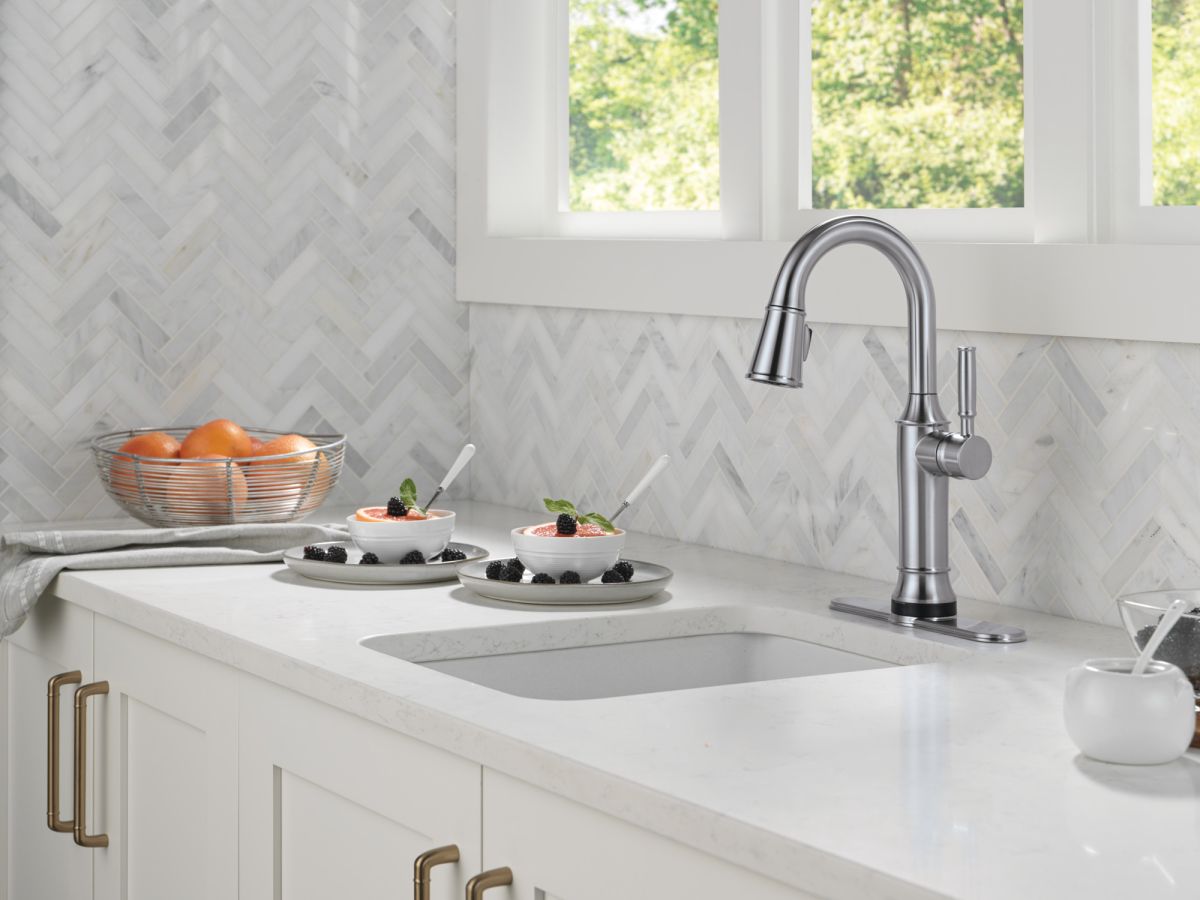 DELTA Renaldi Touch2O Bar / Prep Faucet with Touchless Technology — Lumicoat® Arctic Stainless