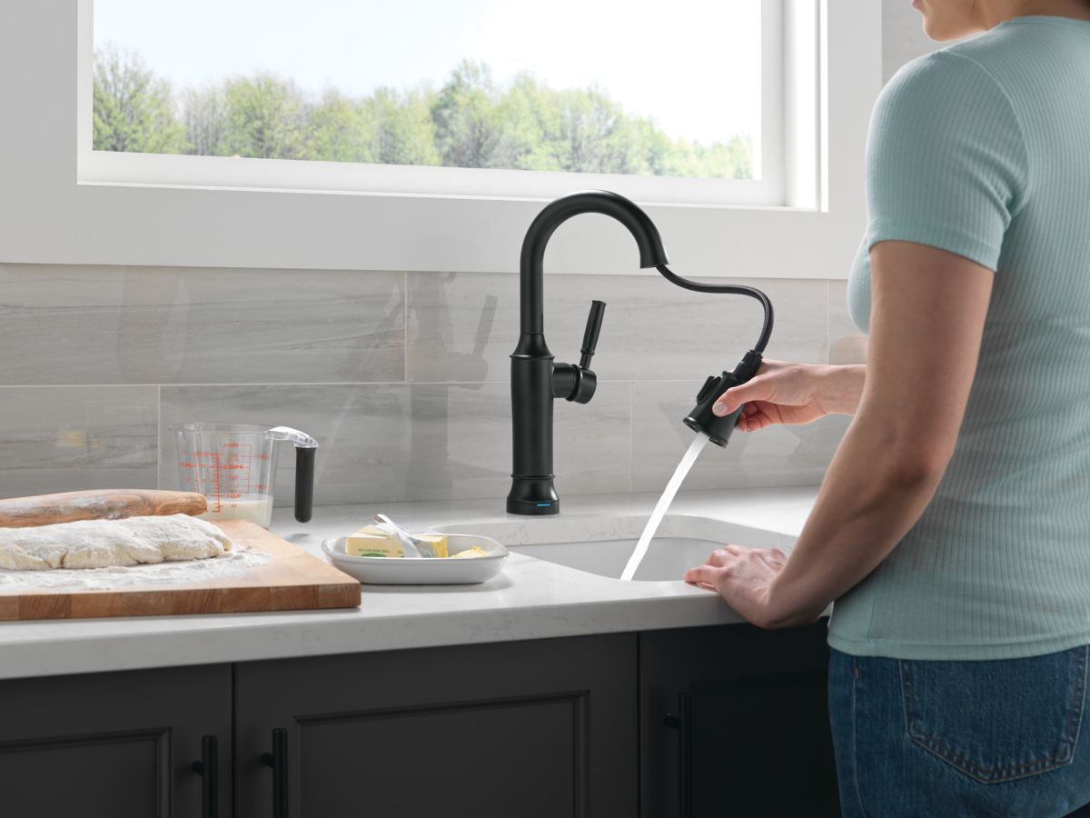 DELTA Renaldi Touch2O Bar / Prep Faucet with Touchless Technology — Matte Black