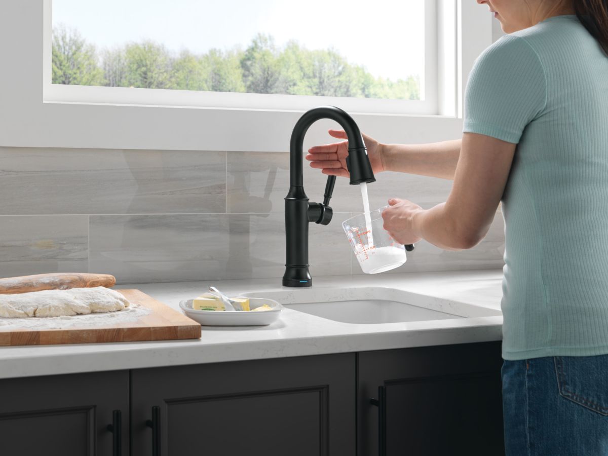 DELTA Renaldi Touch2O Bar / Prep Faucet with Touchless Technology — Matte Black