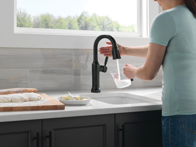 DELTA Renaldi Touch2O Bar / Prep Faucet with Touchless Technology — Matte Black