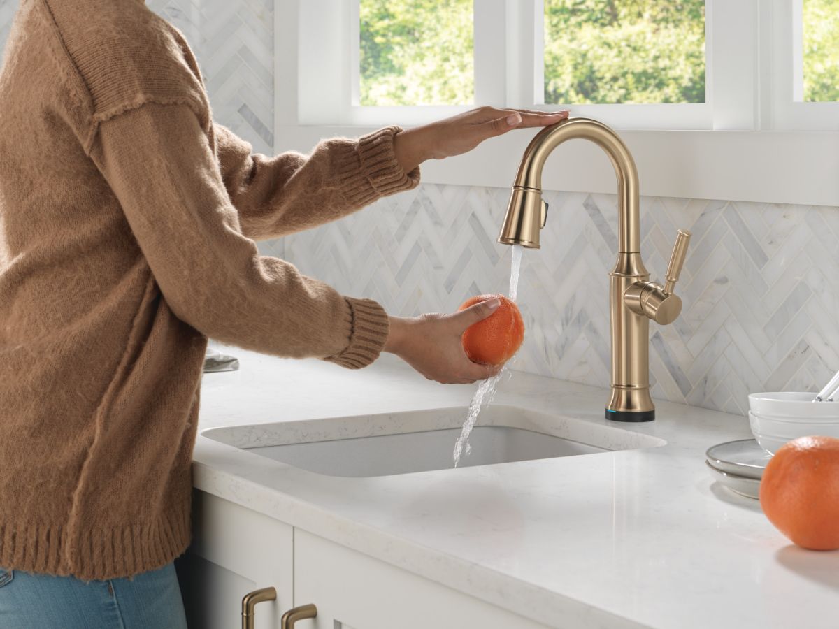 DELTA Renaldi Touch2O Bar / Prep Faucet with Touchless Technology — Lumicoat® Champagne Bronze