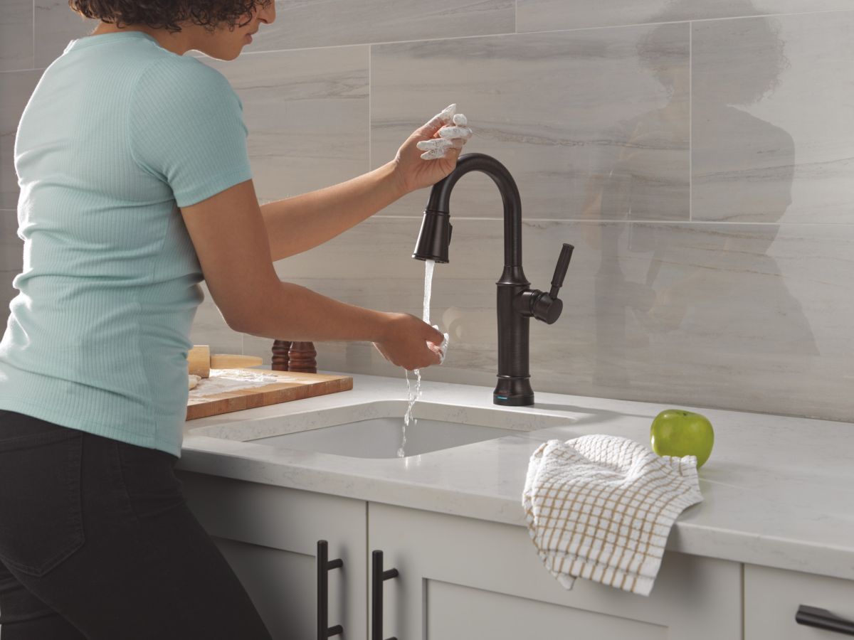DELTA Renaldi Touch2O Bar / Prep Faucet with Touchless Technology — Venetian Bronze
