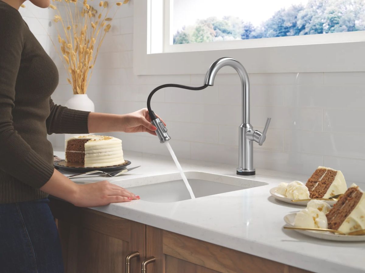 DELTA Cordova Touch2O Bar / Prep Faucet with Touchless Technology — Lumicoat® Arctic Stainless