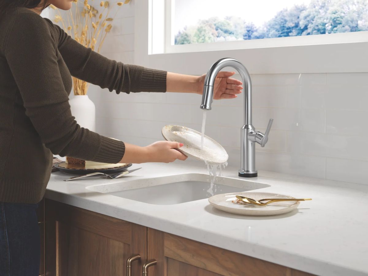 DELTA Cordova Touch2O Bar / Prep Faucet with Touchless Technology — Lumicoat® Arctic Stainless