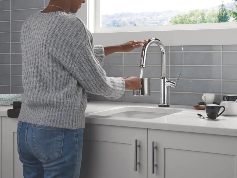 DELTA Cordova Touch2O Bar / Prep Faucet with Touchless Technology — Lumicoat® Chrome