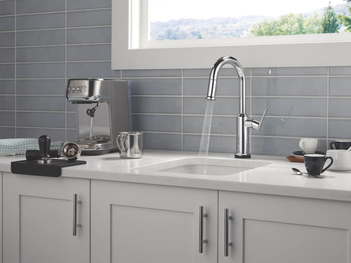 DELTA Cordova Touch2O Bar / Prep Faucet with Touchless Technology — Lumicoat® Chrome