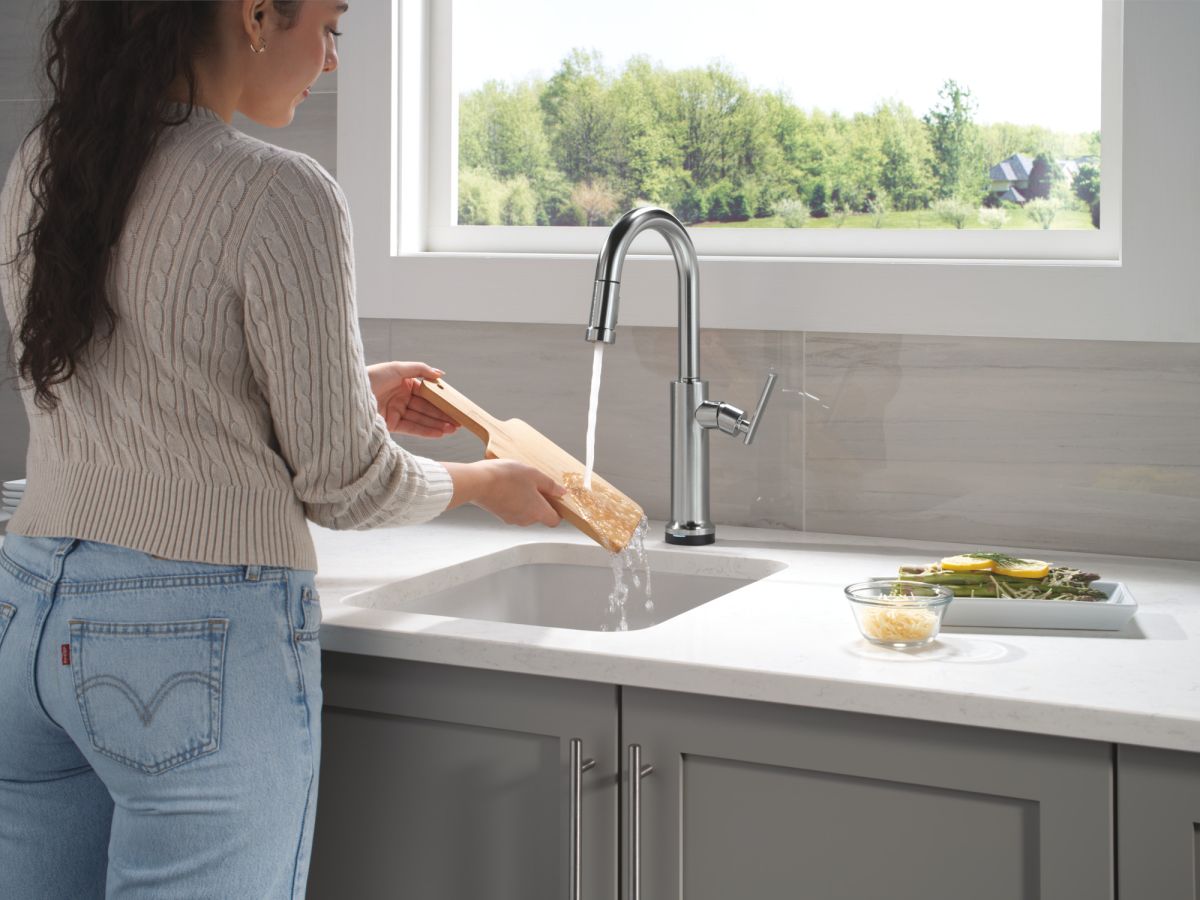 DELTA Altado Touch2O Technology Bar / Prep Faucet with Touchless Technology — Arctic Stainless