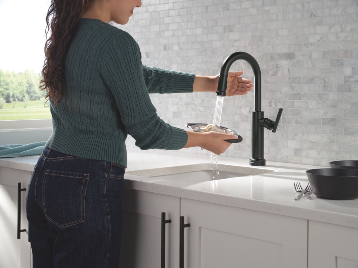 DELTA Altado Touch2O Technology Bar / Prep Faucet with Touchless Technology — Matte Black