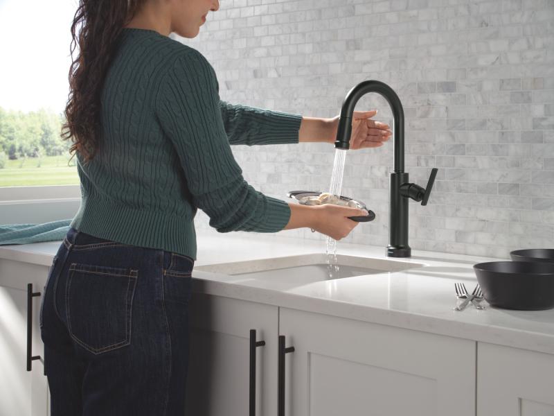 DELTA Altado Touch2O Technology Bar / Prep Faucet with Touchless Technology — Matte Black