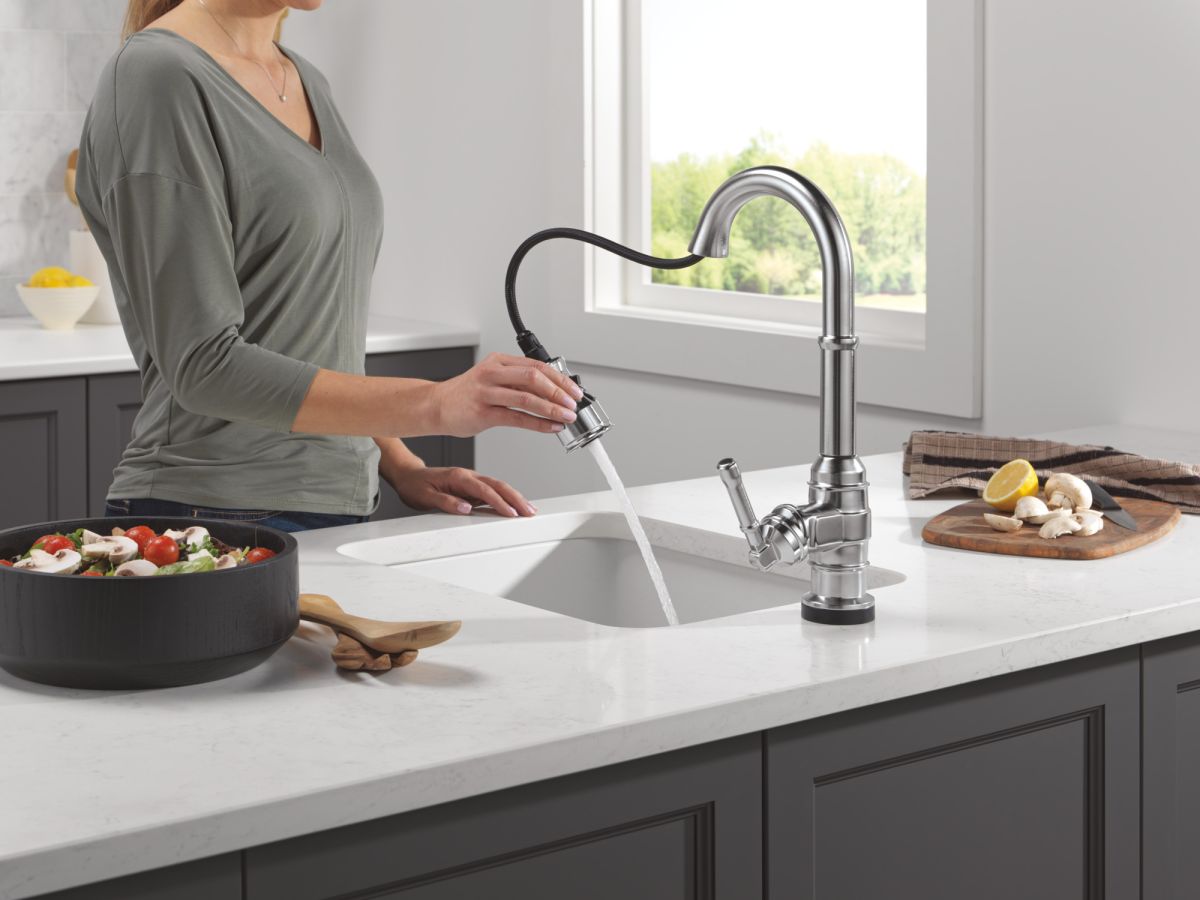 DELTA Broderick Touch2O Bar / Prep Faucet with Touchless Technology — Arctic Stainless