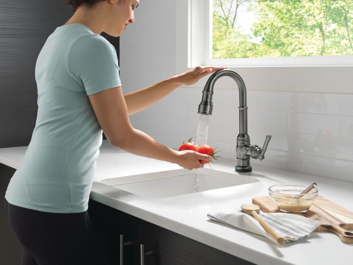 DELTA Broderick Touch2O Bar / Prep Faucet with Touchless Technology — Black Stainless