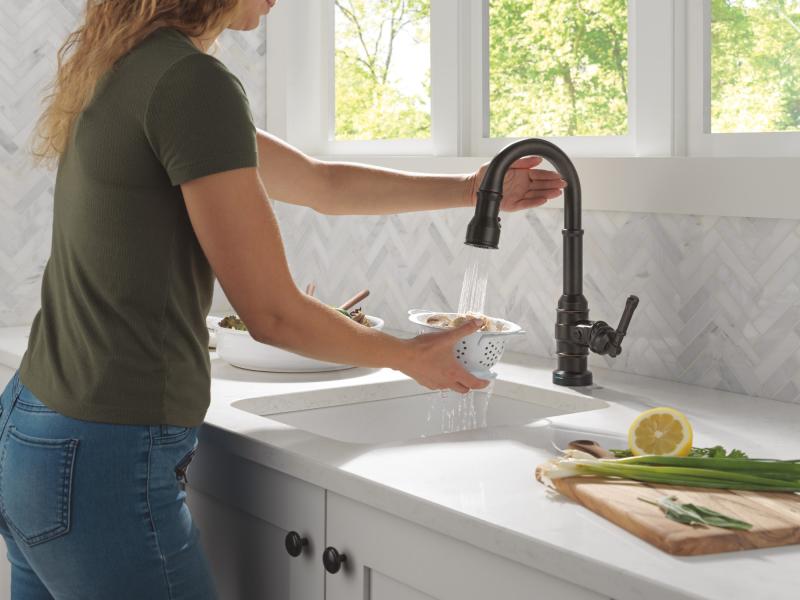 DELTA Broderick Touch2O Bar / Prep Faucet with Touchless Technology — Venetian Bronze