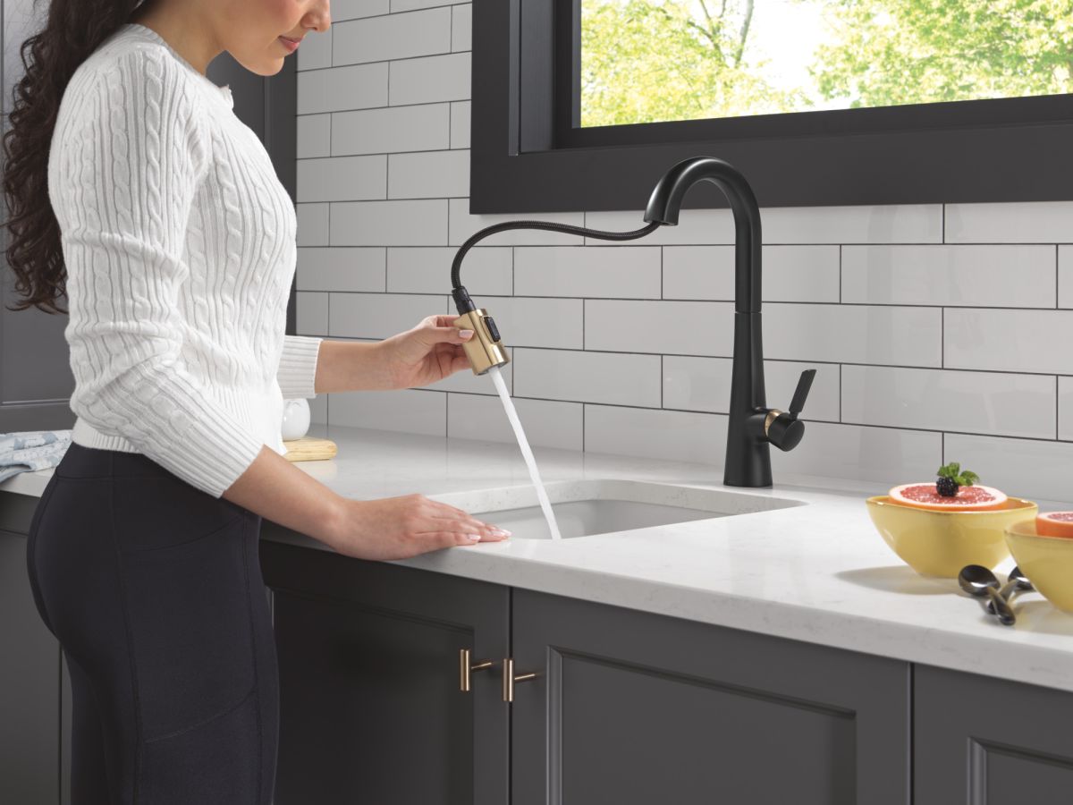 DELTA Monrovia Single Handle Pull-Down Bar / Prep Faucet — Matte Black / Champagne Bronze