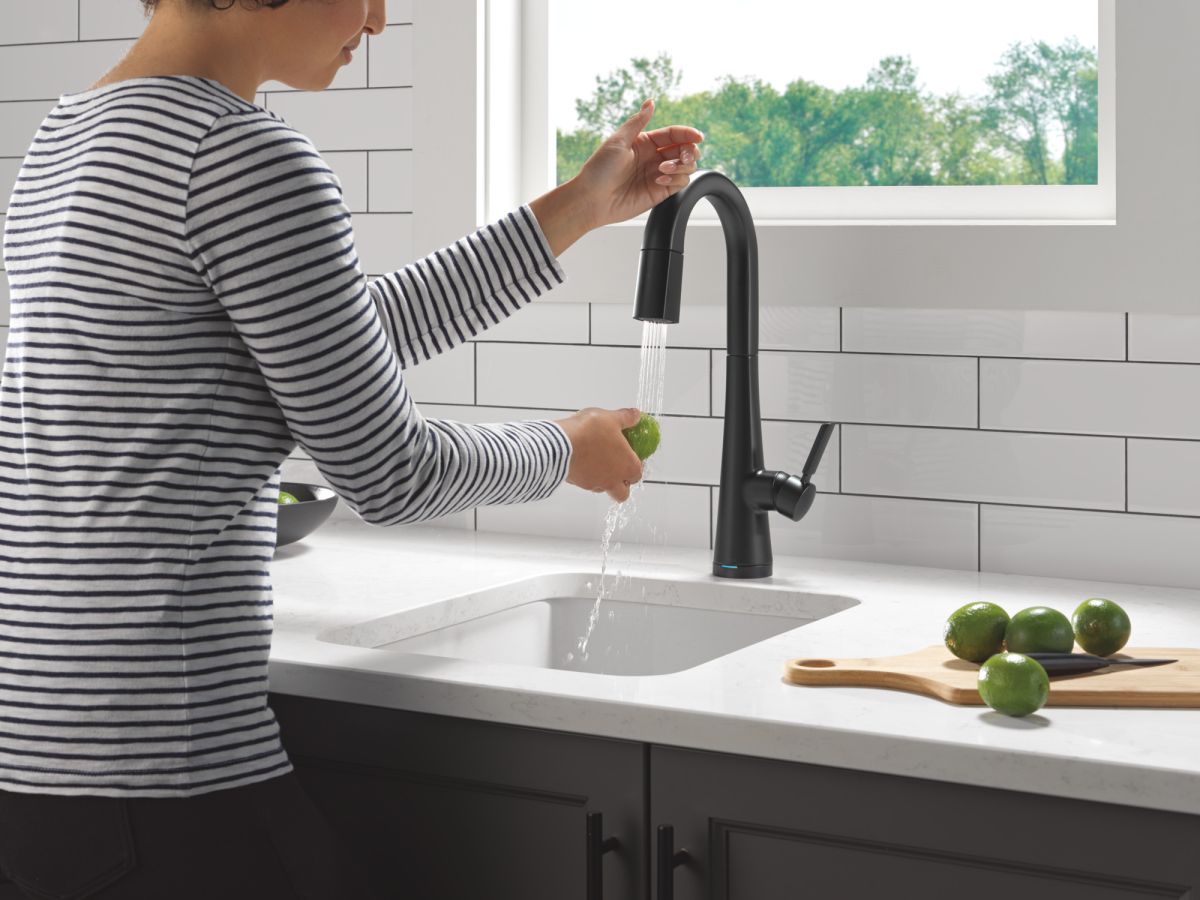 DELTA Monrovia Touch2O Bar / Prep Faucet with Touchless Technology — Matte Black