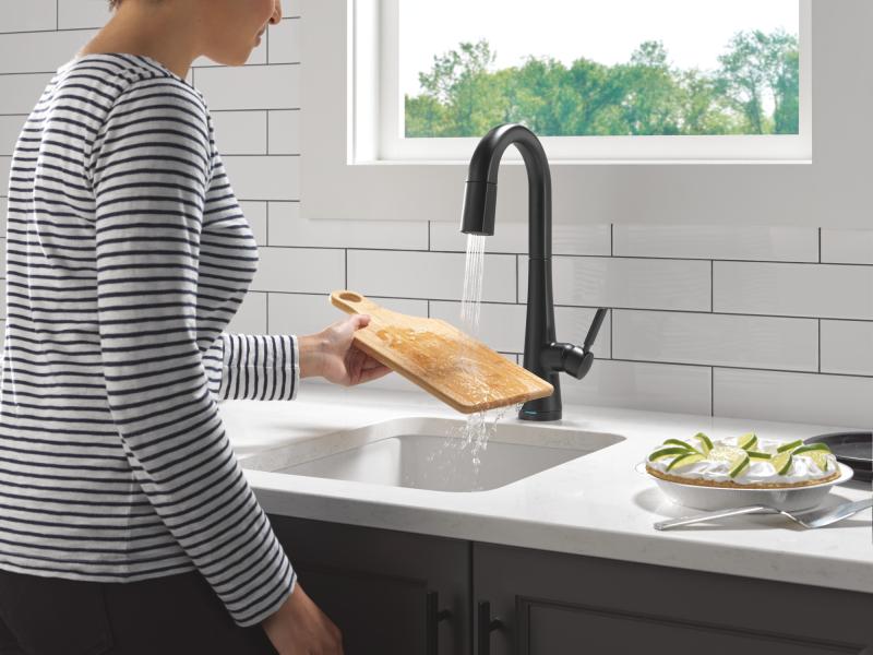 DELTA Monrovia Touch2O Bar / Prep Faucet with Touchless Technology — Matte Black