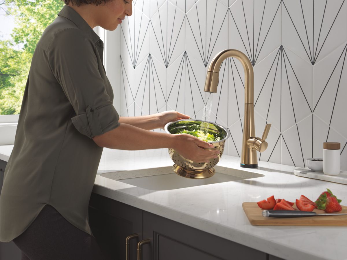 DELTA Monrovia Touch2O Bar / Prep Faucet with Touchless Technology — Lumicoat® Champagne Bronze