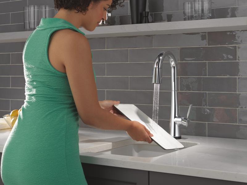 DELTA Monrovia Touch2O Bar / Prep Faucet with Touchless Technology — Lumicoat® Chrome