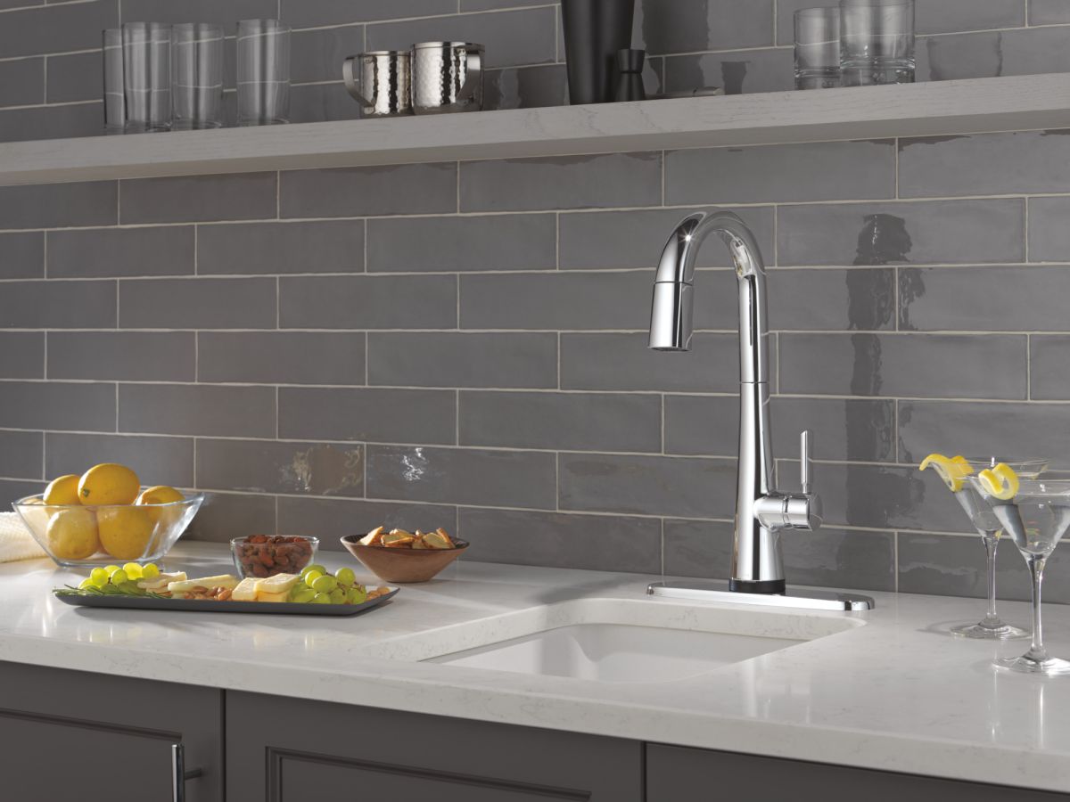 DELTA Monrovia Touch2O Bar / Prep Faucet with Touchless Technology — Lumicoat® Chrome