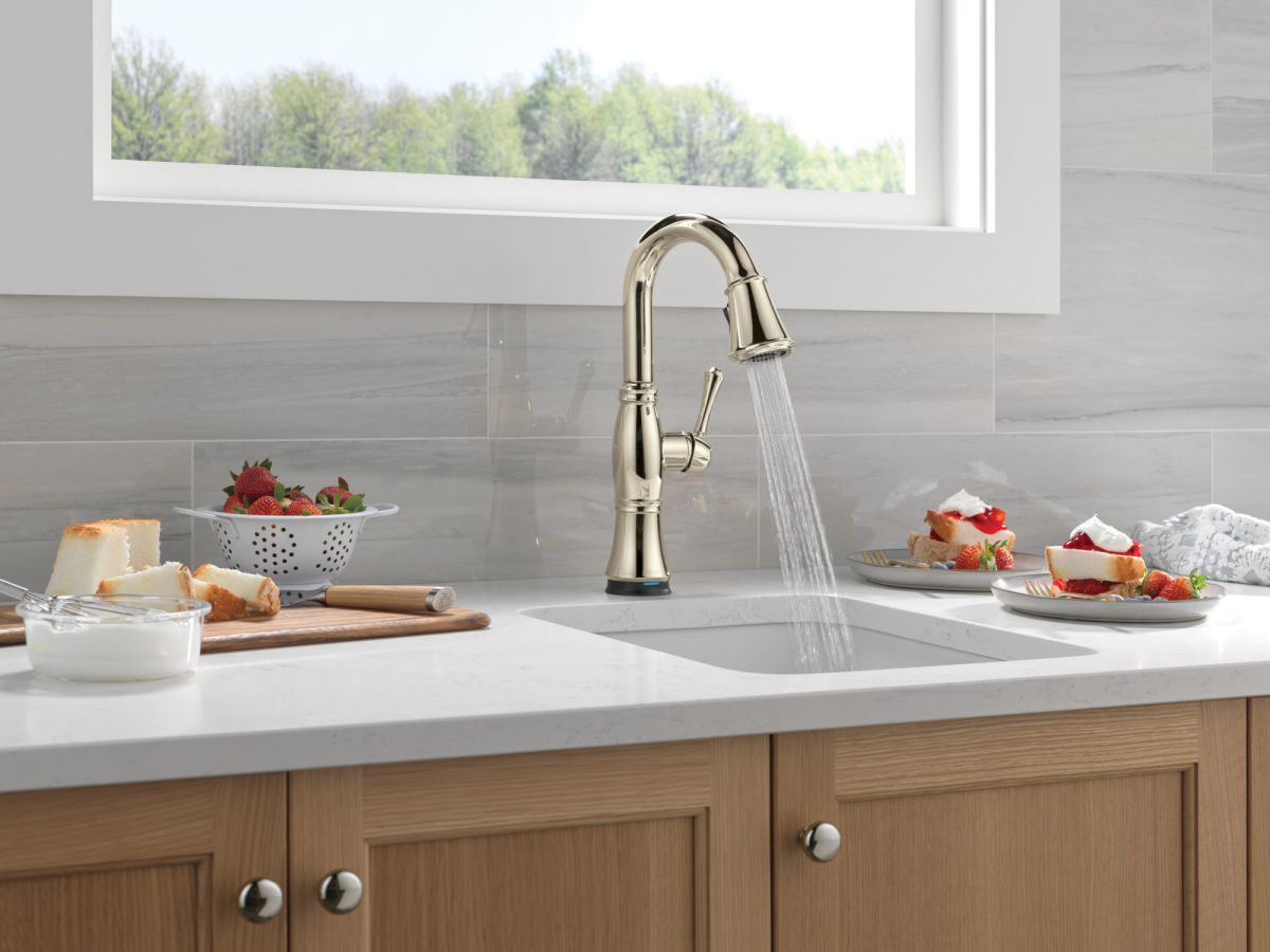 DELTA Cassidy Touch2O Bar / Prep Faucet with Touchless Technology — Lumicoat® Polished Nickel
