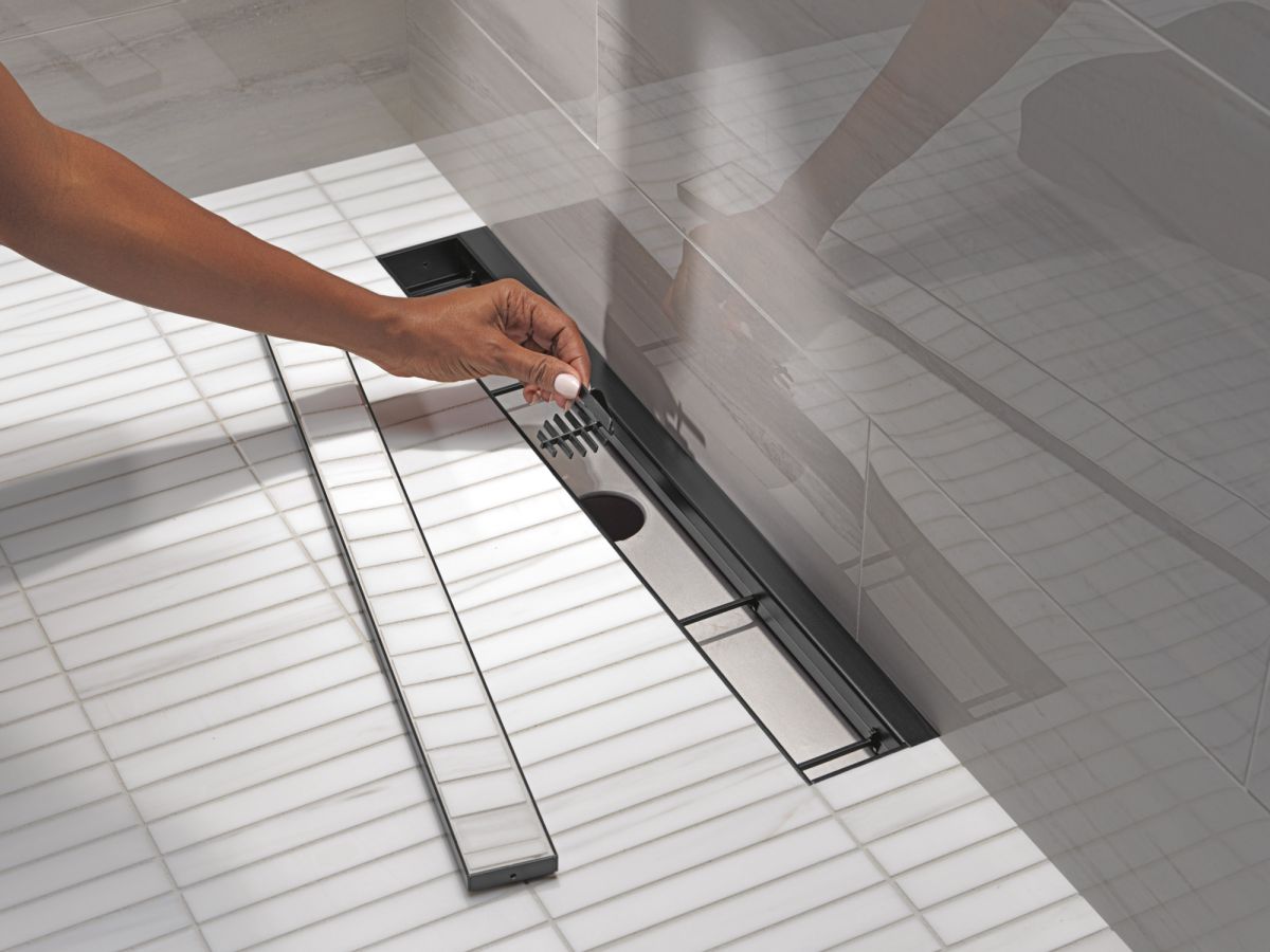 DELTA 24" Linear Shower Drain Wall Edge — Matte Black
