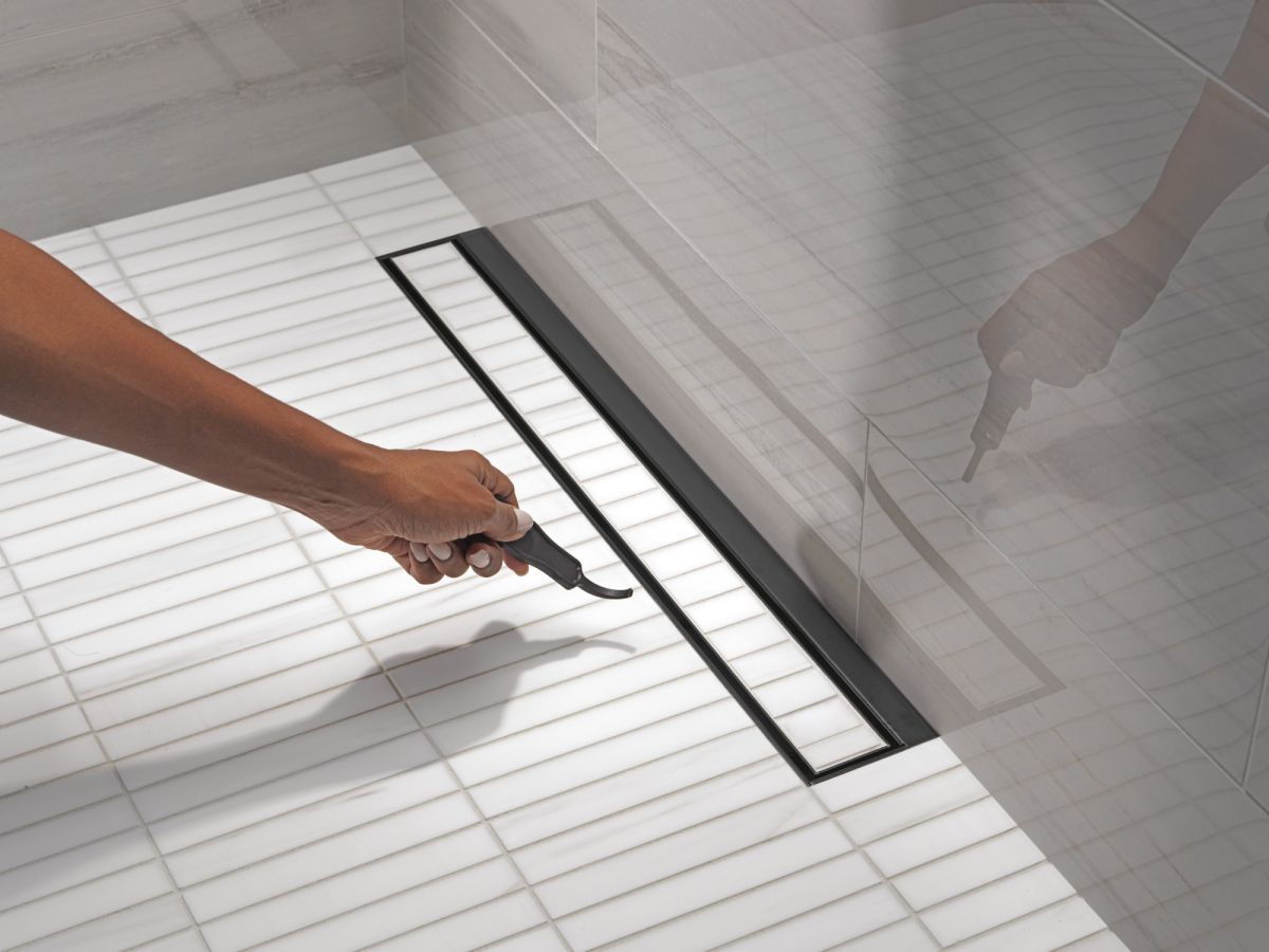 DELTA 24" Linear Shower Drain Wall Edge — Matte Black