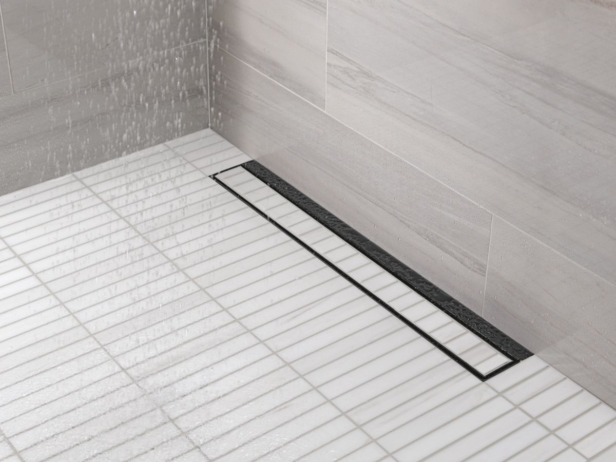 DELTA 24" Reversible Linear Shower Drain Trim — Matte Black