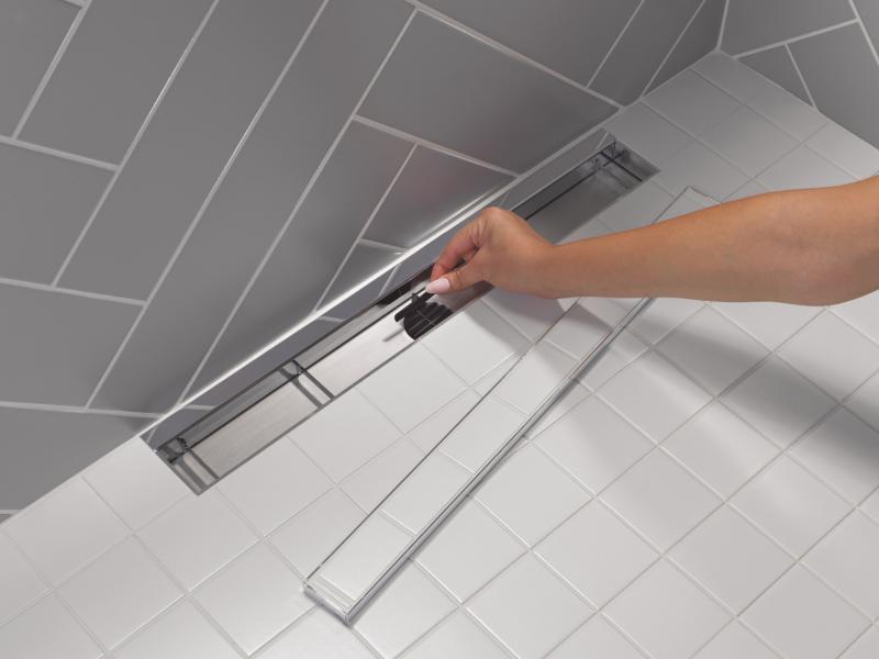 DELTA 24" Reversible Linear Shower Drain Trim — Chrome
