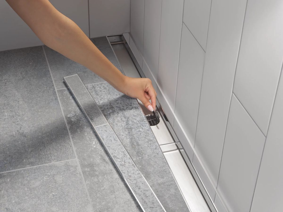 DELTA 36" Linear Shower Drain Wall Edge — Chrome