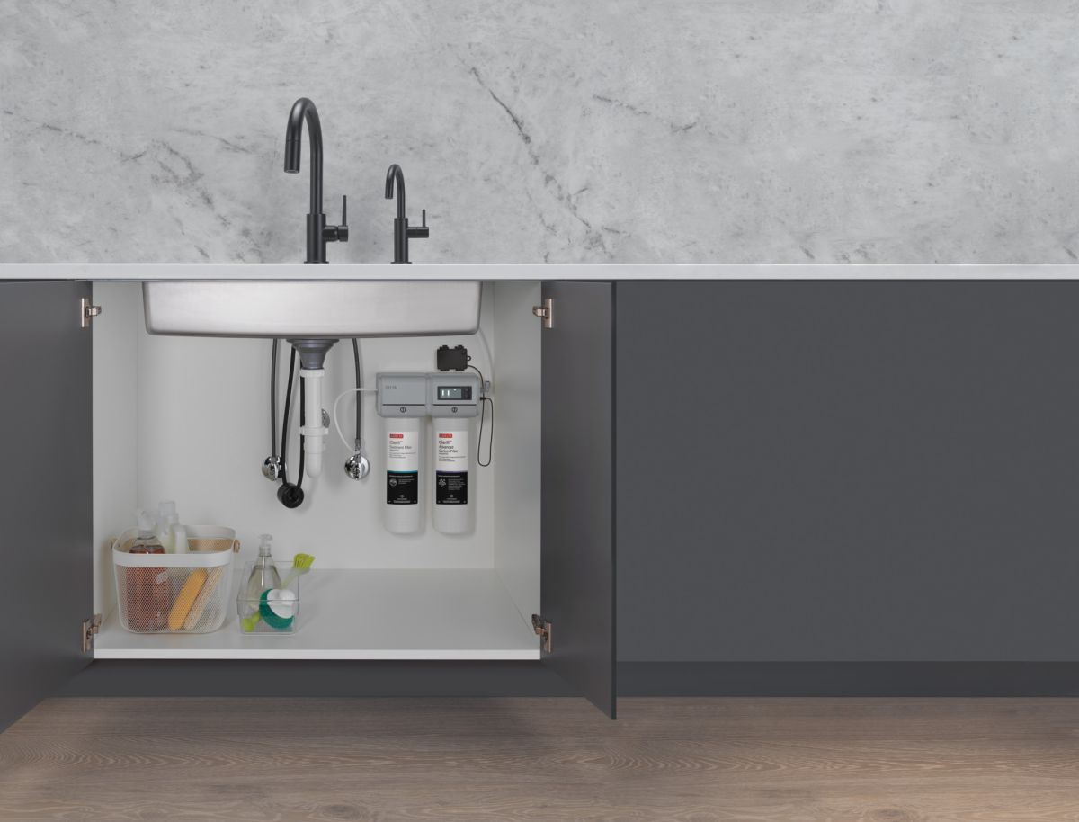 DELTA Trinsic Single Handle Pull-Down Kitchen Faucet — Matte Black