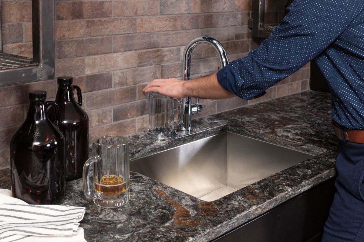 DELTA Other Glass Rinser — Chrome