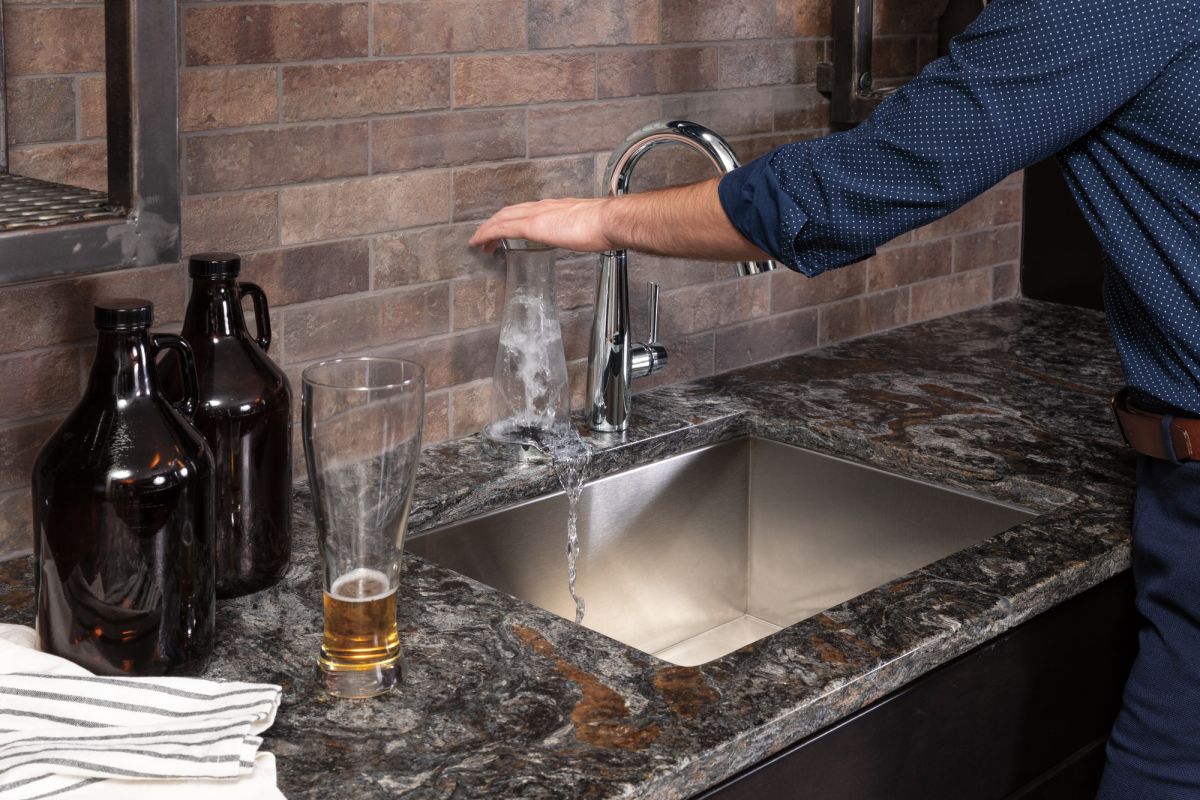 DELTA Other Glass Rinser — Chrome