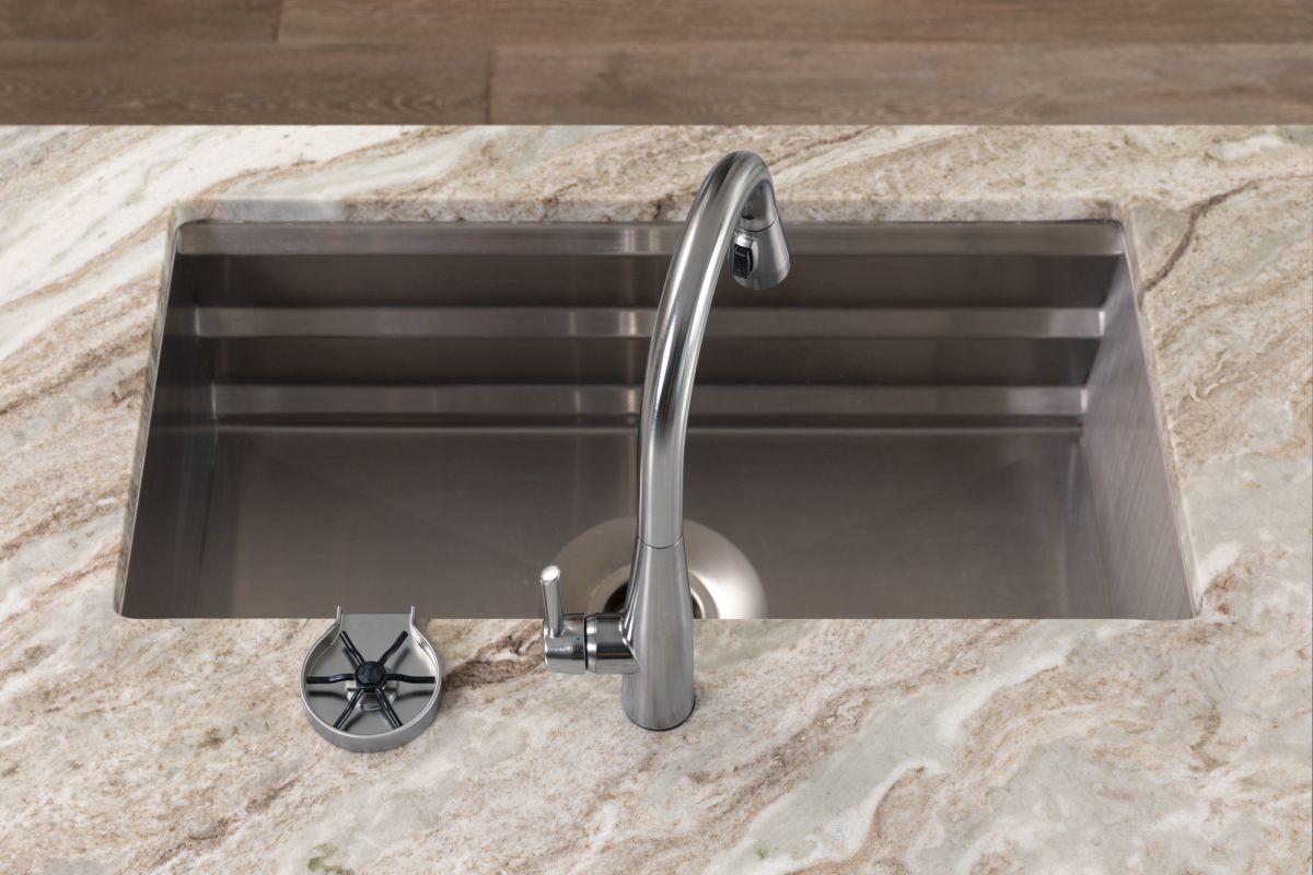 DELTA Other Metal Glass Rinser — Arctic Stainless