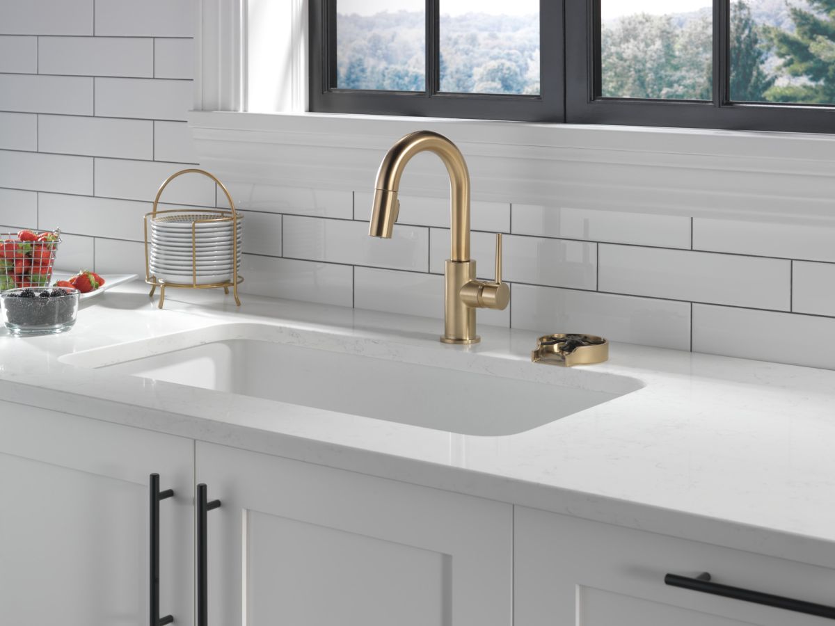DELTA Other Metal Glass Rinser — Champagne Bronze