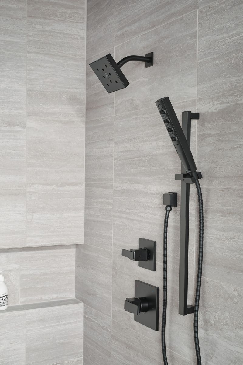 DELTA Universal Showering Components H2OKINETIC Hand Shower 1.75 GPM w/Slide Bar 4S — Matte Black
