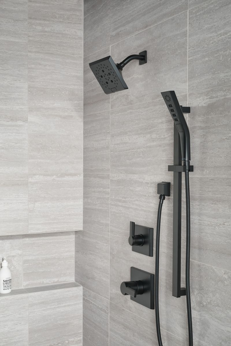 DELTA Universal Showering Components H2OKINETIC 3-Setting Slide Bar Hand Shower — Matte Black