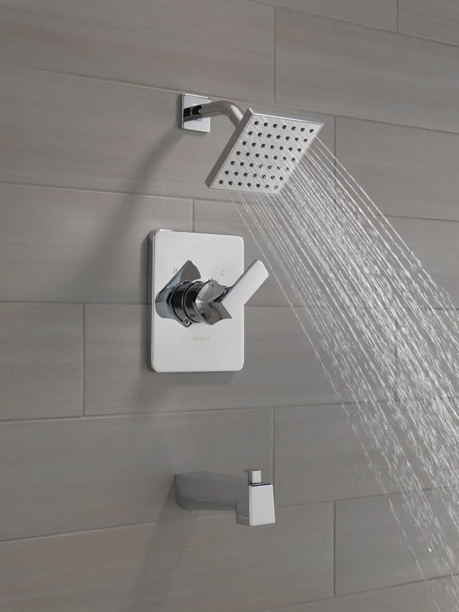 DELTA Velum Monitor 14 Series Tub & Shower — Chrome
