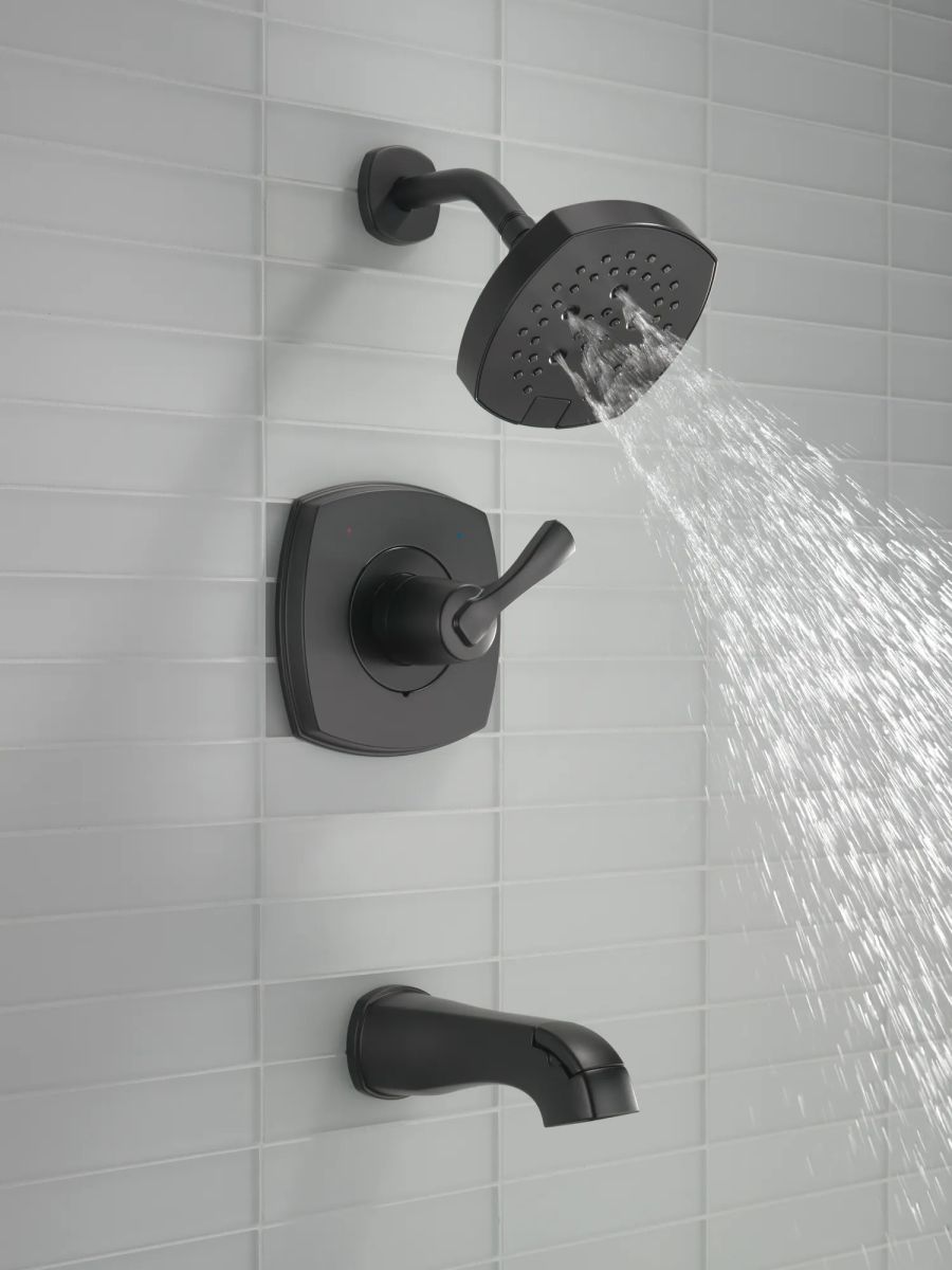 DELTA Stryke 14 Series Tub and Shower — Matte Black