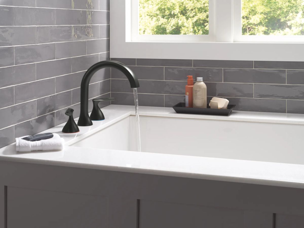 DELTA Bonacci Three Hole Roman Tub Trim — Matte Black