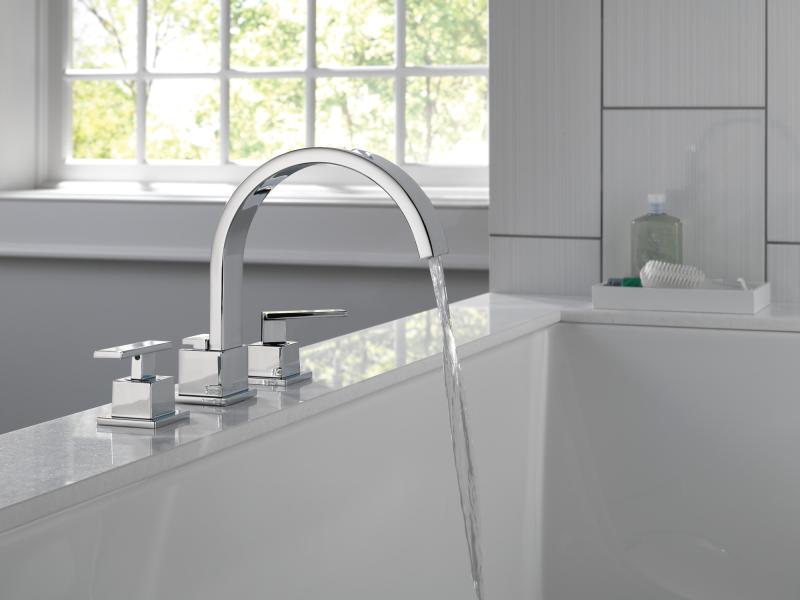 DELTA Vero Roman Tub Trim — Chrome