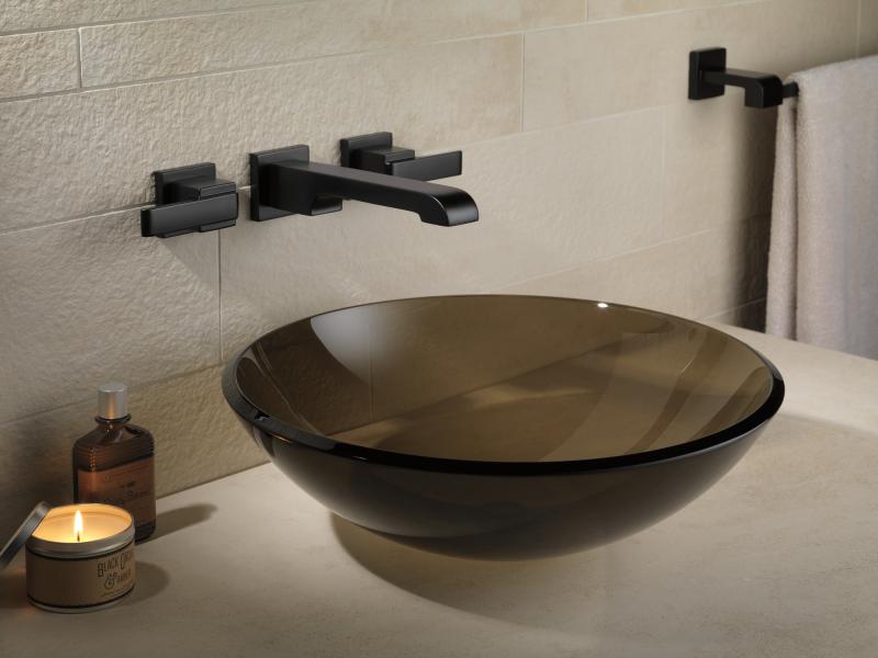 DELTA Ara 24" Towel Bar — Matte Black