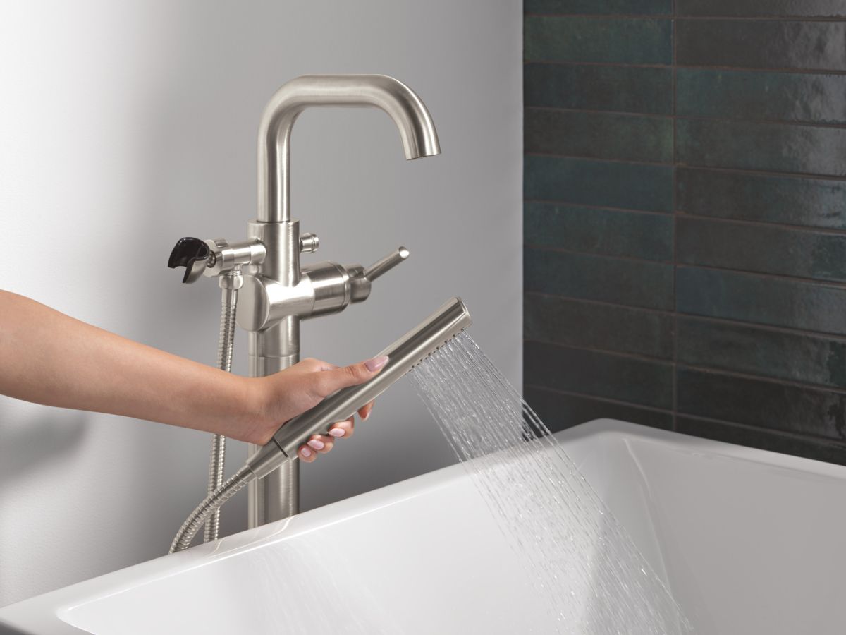 DELTA Trinsic Floor Mount Tub Filler — Stainless